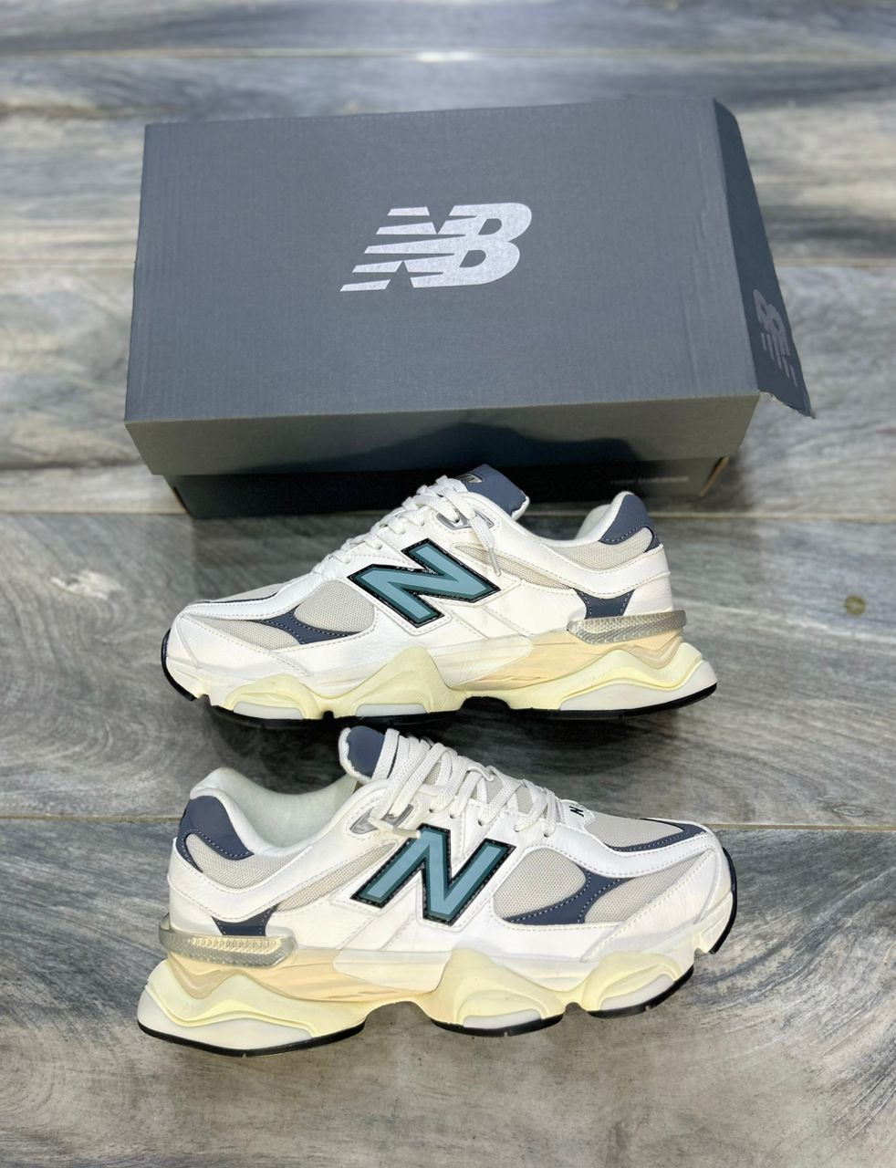 NEW Balance 9060